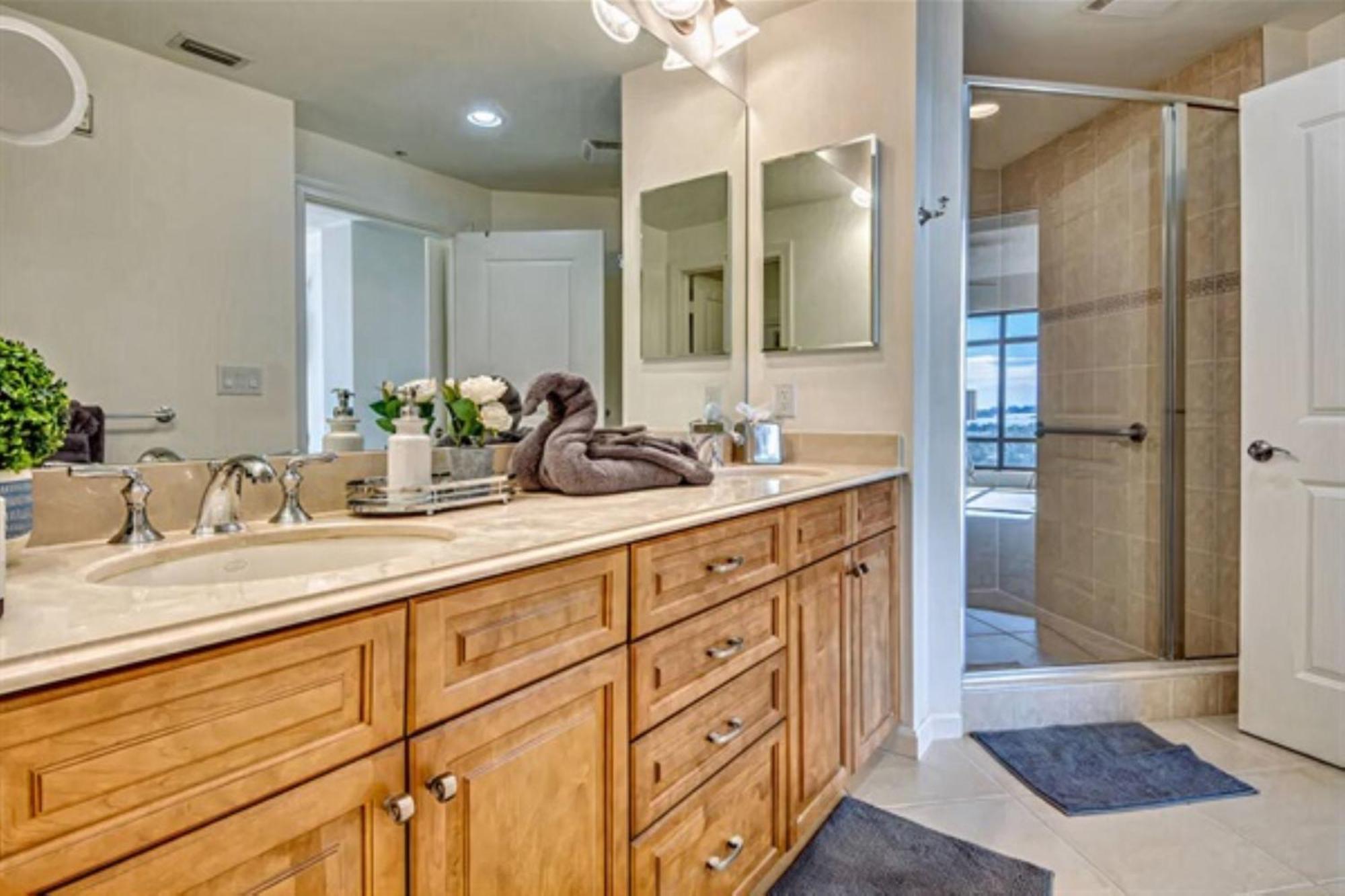 Vista Del Mar At Cape Harbour Marina, 10Th Floor Luxury Condo, King Bed, Views! Cape Coral Extérieur photo