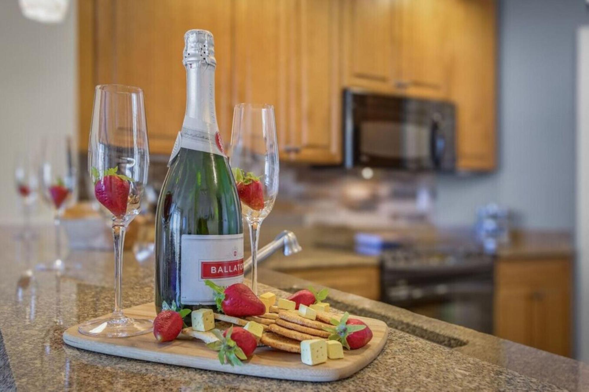 Vista Del Mar At Cape Harbour Marina, 10Th Floor Luxury Condo, King Bed, Views! Cape Coral Extérieur photo